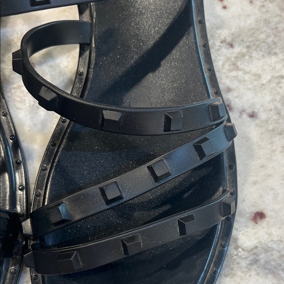 Shade & Shore Strappy Black Sandals - Picture 3 of 4